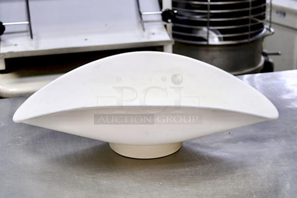 Detecto 1001TB 16 lb Capacity Bakers Dough Scale w/ 9" Plates, 16lb Capacity With Scoop, Measures 16oz x 1/4oz Increments, Includes Weights & Plastic Scoop.  - Image 3 of 4