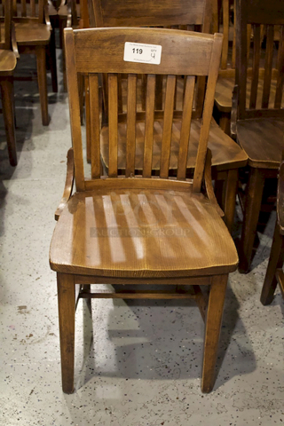 BEAUTIFUL! Set Of 4 Solid Wood Vertical Ladder Back Chairs. 18x13x35  
4x Your Bid.                      
some chairs are darker than others.