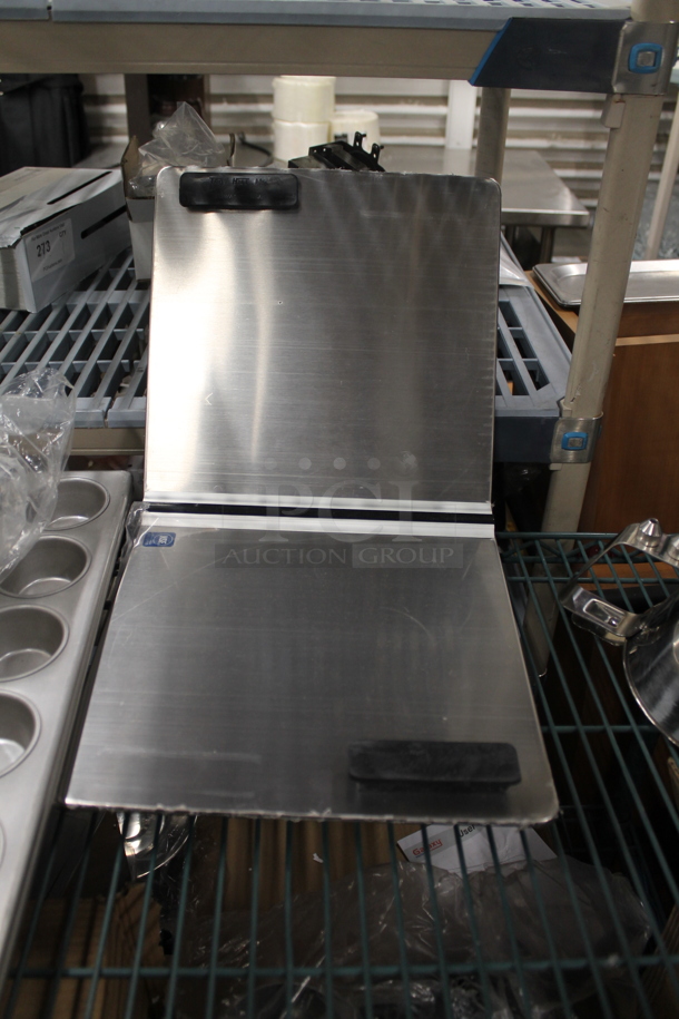 Stainless Steel Center Hinge Lid. - Image 1 of 4
