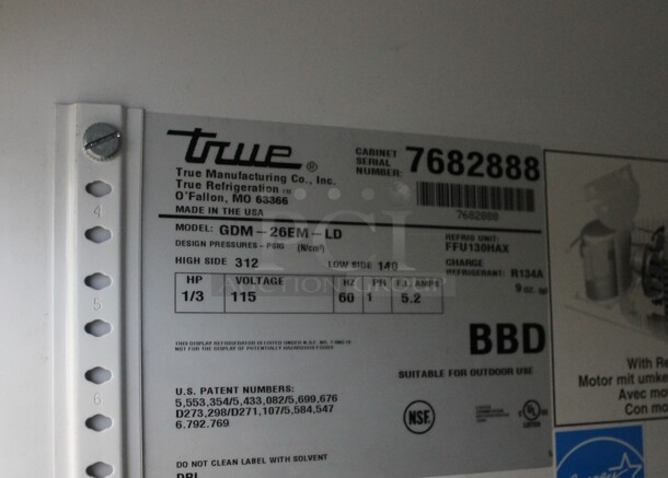 2013 True GDM-26EM-LD ENERGY STAR Metal Commercial Single Door Reach In Cooler Merchandiser w. Poly Coated Racks. 115 Volts, 1 Phase. Tested and Working! - Image 5 of 5