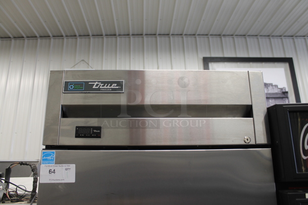 LATE MODEL! True ENERGY STAR Stainless Steel Commercial Single Door Reach In Cooler or Freezer w/ Poly Coated Racks on Commercial Casters. 115 Volts, 1 Phase. Tested and Powers On But Does Not Get Cold  - Image 2 of 6