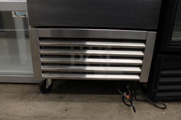LATE MODEL! True ENERGY STAR Stainless Steel Commercial Single Door Reach In Cooler or Freezer w/ Poly Coated Racks on Commercial Casters. 115 Volts, 1 Phase. Tested and Powers On But Does Not Get Cold  - Image 3 of 6