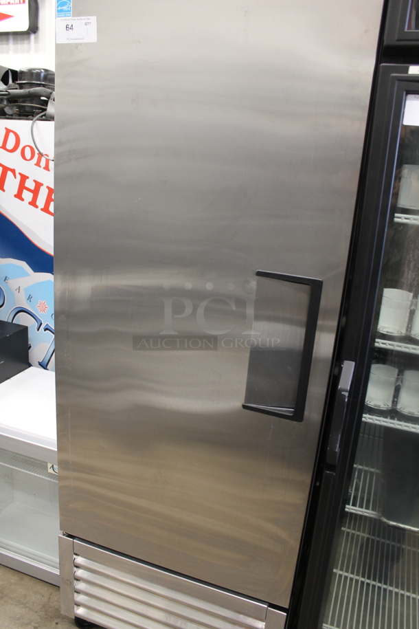 LATE MODEL! True ENERGY STAR Stainless Steel Commercial Single Door Reach In Cooler or Freezer w/ Poly Coated Racks on Commercial Casters. 115 Volts, 1 Phase. Tested and Powers On But Does Not Get Cold  - Image 4 of 6