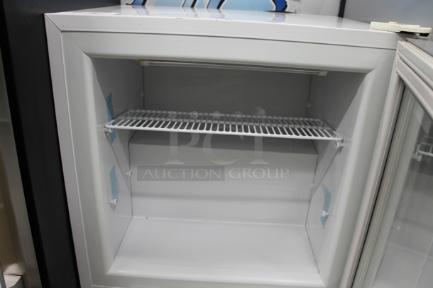 Avantco Metal Mini Cooler Merchandiser. Tested and Working! - Image 3 of 3