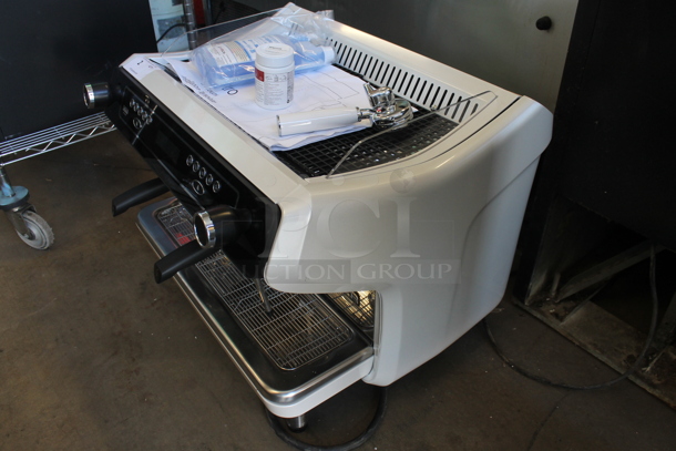 BRAND NEW SCRATCH AND DENT! 2021 Gaggia La GIUSTA 2GR Stainless Steel Commercial Countertop 2 Group Automatic Tall Espresso Machine w/ 3 Portafilters and 2 Steam Wands. 220 Volts, 1 Phase.  Tested and Working! - Image 3 of 11