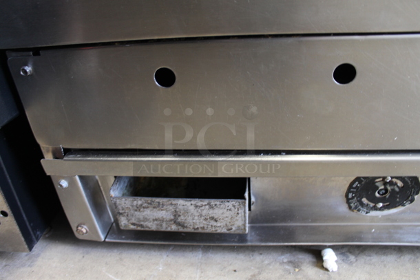 Vulcan Stainless Steel Commercial Countertop Natural Gas Powered Flat Top Painted Top Griddle. - Image 3 of 3