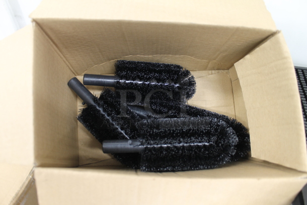 ALL ONE MONEY! Lot of Various Items Including Bar Mats and Glass Cleaner Brushes - Image 3 of 8