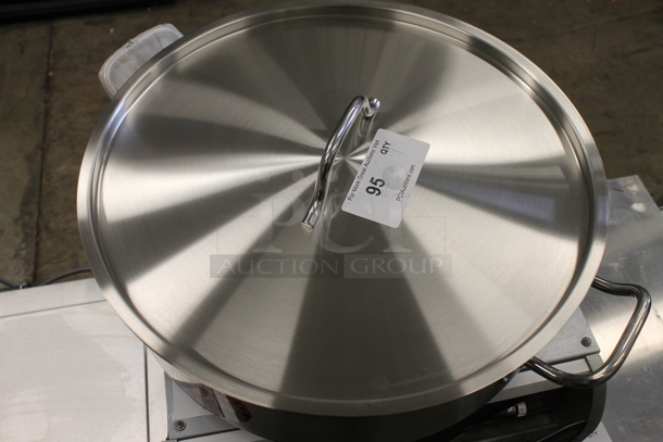 BRAND NEW SCRATCH AND DENT! Winco SSLB-25 Brazier Stainless Steel Commercial Stock Pot w/ Lid. - Image 4 of 5