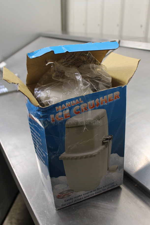 BRAND NEW SCRATCH AND DENT! Winco ICP-9 Manual Ice Crusher.  - Image 3 of 8