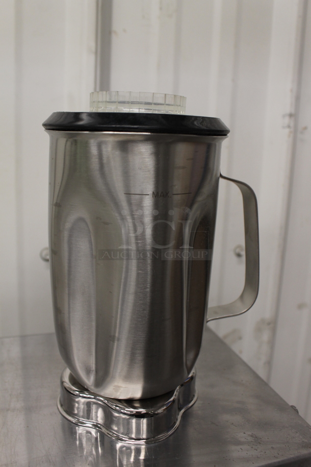 BRAND NEW SCRATCH AND DENT! Waring 51BL32 Metal Commercial Countertop Blender w/ Stainless Steel Mixing Cup. 120 Volts, 1 Phase. Tested and Working! - Image 6 of 9