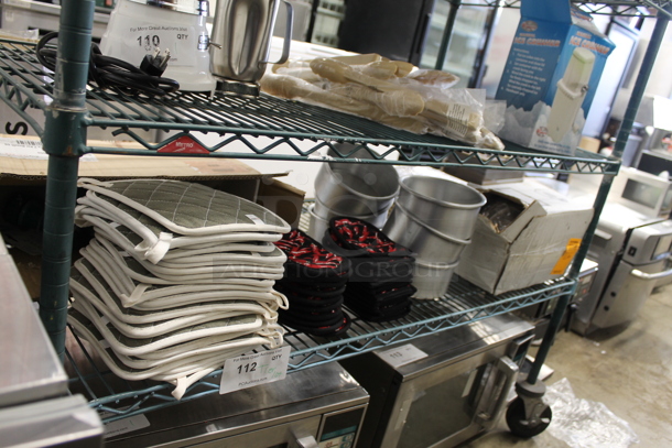 ALL OEN MONEY! Tier Lot of Various BRAND NEW Items Including Pot Holders and Hose Sprayers - Image 2 of 8