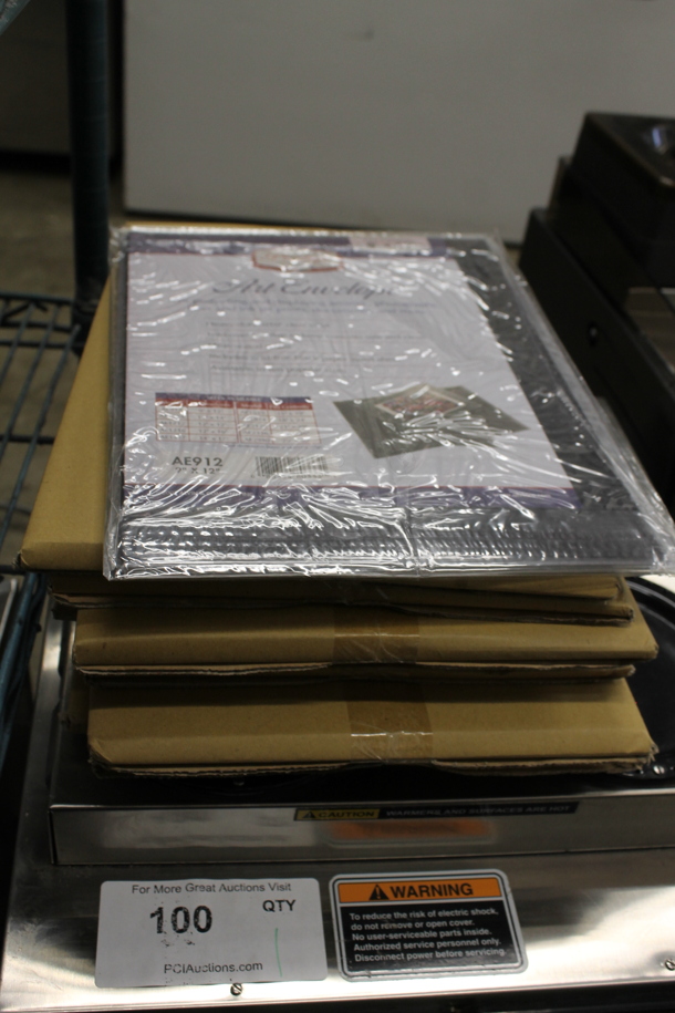ALL OEN MONEY! Tier Lot of Various BRAND NEW Items Including Pot Holders and Hose Sprayers - Image 7 of 8