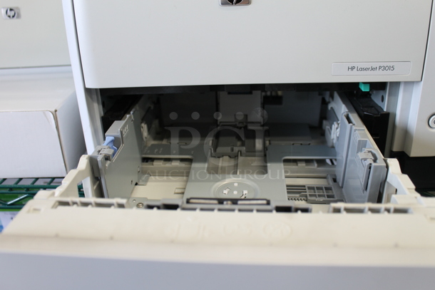 HP LaserJet P3015 Metal Countertop Printer w/ Ream of Paper. - Image 4 of 6