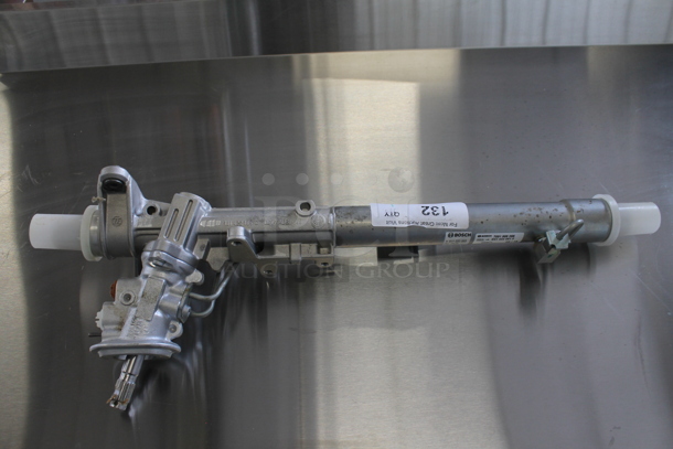 Bosch K S01 000 993 Steering Rack.  - Image 2 of 5