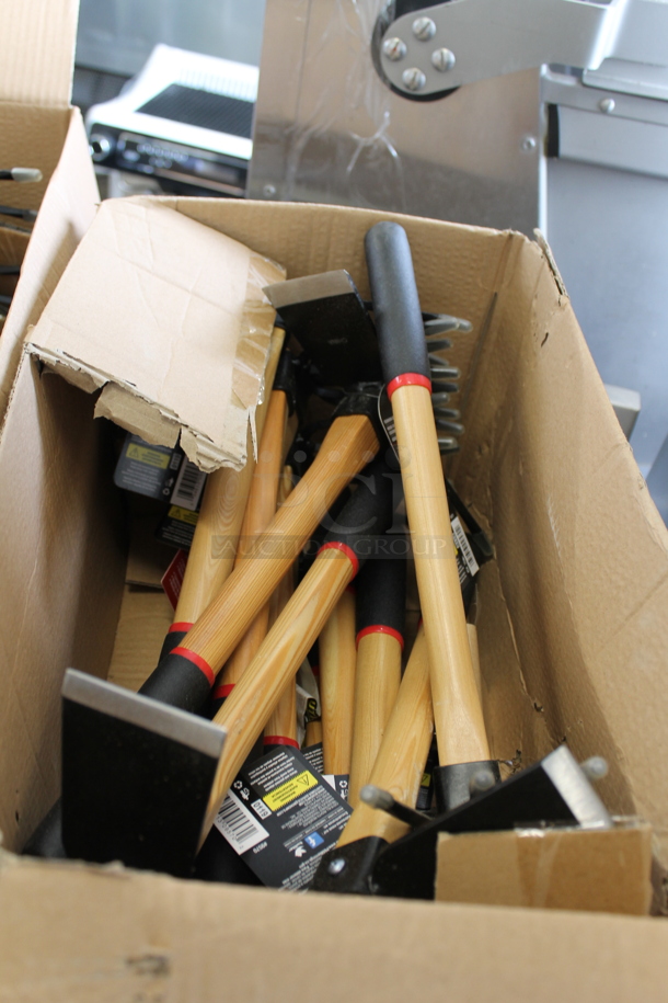 2 Boxes of 12 BRAND NEW! Bond Cushion Grip Culti-Hoe. 2 Times Your Bid! - Image 4 of 6