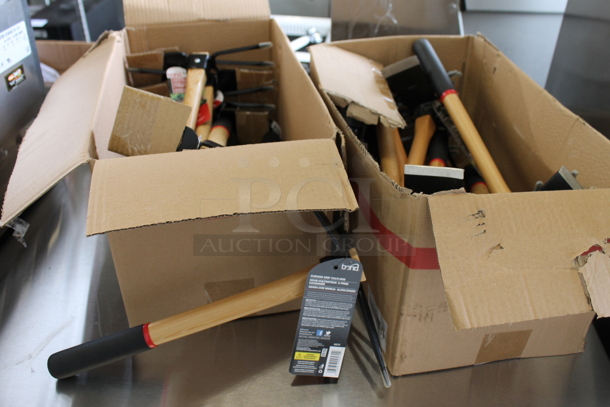 2 Boxes of 12 BRAND NEW! Bond Cushion Grip Culti-Hoe. 2 Times Your Bid! - Image 1 of 6