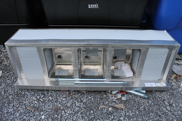 BRAND NEW SCRATCH AND DENT! Regency 600B31014213 Stainless Steel Commercial 3 Bay Bar Sink w/ Dual Drain Boards. Bays 10x14x10. Drain Boards 11x15 - Image 2 of 6