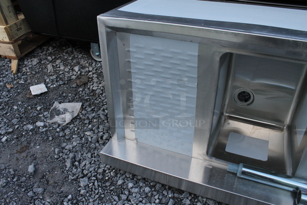 BRAND NEW SCRATCH AND DENT! Regency 600B31014213 Stainless Steel Commercial 3 Bay Bar Sink w/ Dual Drain Boards. Bays 10x14x10. Drain Boards 11x15 - Image 5 of 6
