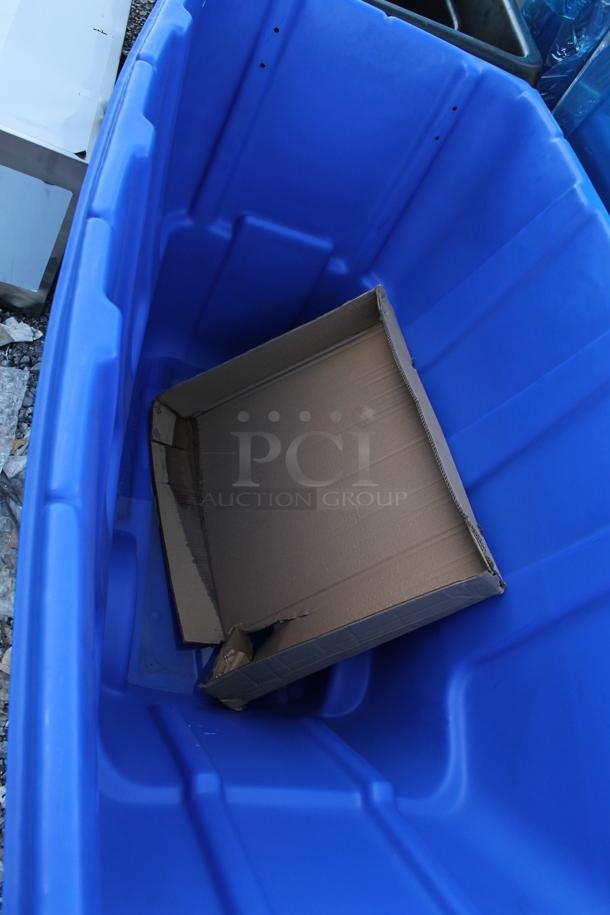 BRAND NEW SCRATCH AND DENT! Lavex 475AG101TBBL Blue Poly 1 cu. yd. Tilt Truck. 600 Pound Capacity.  - Image 3 of 4
