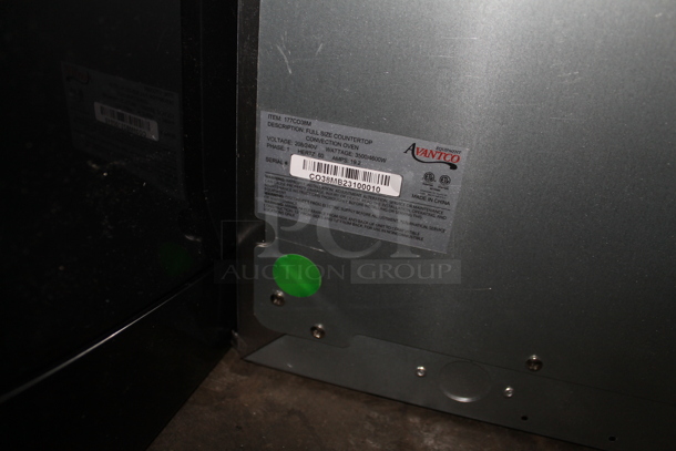 BRAND NEW SCRATCH AND DENT! Avantco 177CO38M Stainless Steel Commercial Countertop Electric Powered Convection Oven. 208/240 Volts, 1 Phase. - Image 6 of 6