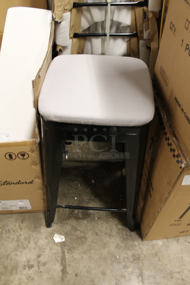 8 BRAND NEW SCRATCH AND DENT! Black Metal Tolix Style Stools w/ Seat Cushion. 8 Times Your Bid! - Image 4 of 7