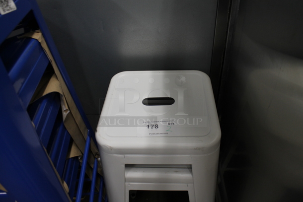 2 BRAND NEW SCRATCH AND DENT! White Metal Tolix Style Bar Stool. 2 Times Your Bid! - Image 3 of 3
