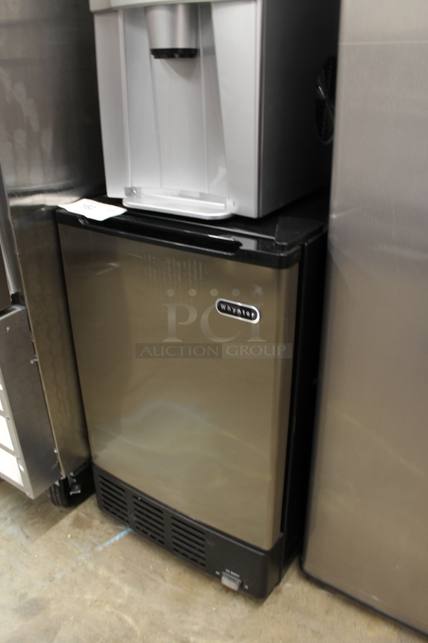 BRAND NEW SCRATCH AND DENT! Whynter UIM-155 15" Built In Ice Maker Machine Stainless Steel 12lb. 115 Volts, 1 Phase. Tested and Working! - Image 2 of 4