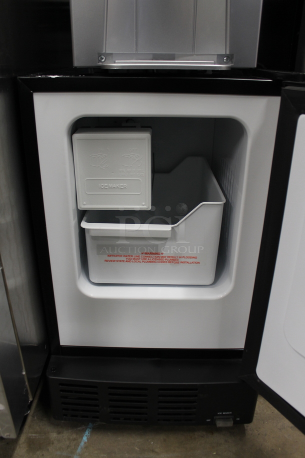 BRAND NEW SCRATCH AND DENT! Whynter UIM-155 15" Built In Ice Maker Machine Stainless Steel 12lb. 115 Volts, 1 Phase. Tested and Working! - Image 3 of 4