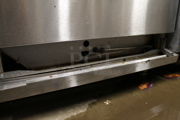 Black Diamond Stainless Steel Commercial Natural Gas Powered 10 Burner Range w/ 2 Ovens and Back Splash.  - Image 8 of 8