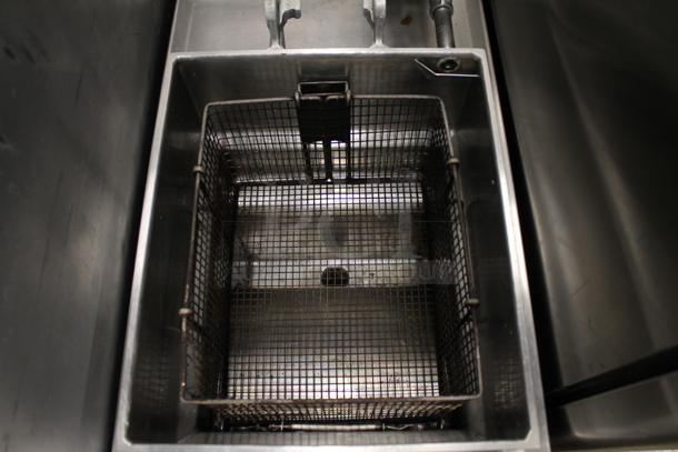 Henny Penny 600 Stainless Steel Commercial Natural Gas Powered Pressure Fryer w/ Metal Fry Basket. No Lid. - Image 3 of 7