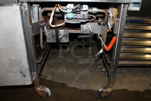Henny Penny 600 Stainless Steel Commercial Natural Gas Powered Pressure Fryer w/ Metal Fry Basket. No Lid. - Image 5 of 7