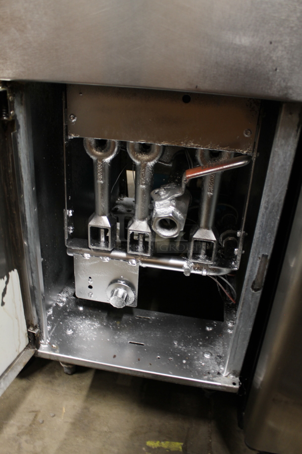 2013 Dean SR42GN Stainless Steel Commercial Floor Style Natural Gas Powered Deep Fat Fryer. 105,000 BTU.  - Image 5 of 6