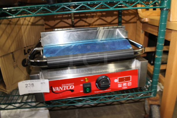 BRAND NEW SCRATCH AND DENT! Avantco PG200ST Commercial Panini Sandwich Grill with Timer, Smooth Plates, and 13 3/8" x 8 3/4" Cooking Surface. 120 Volts, 1 Phase. Tested and Working! - Image 2 of 5