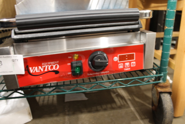 BRAND NEW SCRATCH AND DENT! Avantco PG200ST Commercial Panini Sandwich Grill with Timer, Smooth Plates, and 13 3/8" x 8 3/4" Cooking Surface. 120 Volts, 1 Phase. Tested and Working! - Image 3 of 5