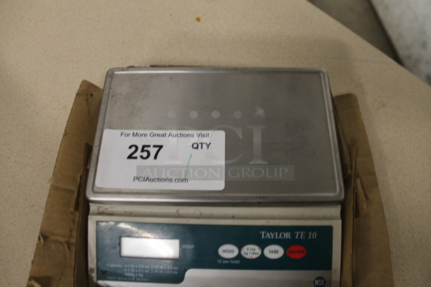 Taylor TE10 Metal Countertop 10 Pound Capacity Scale.  - Image 3 of 3