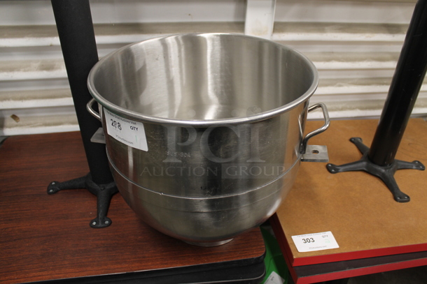 BRAND NEW SCRATCH AND DENT! Stainless Steel Mixing Bowl - Image 1 of 6