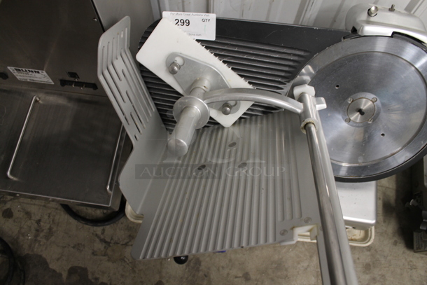 Vollrath 40955 Stainless Steel Commercial Countertop Meat Slicer. 120 Volts, 1 Phase. Tested and Working! - Image 3 of 5