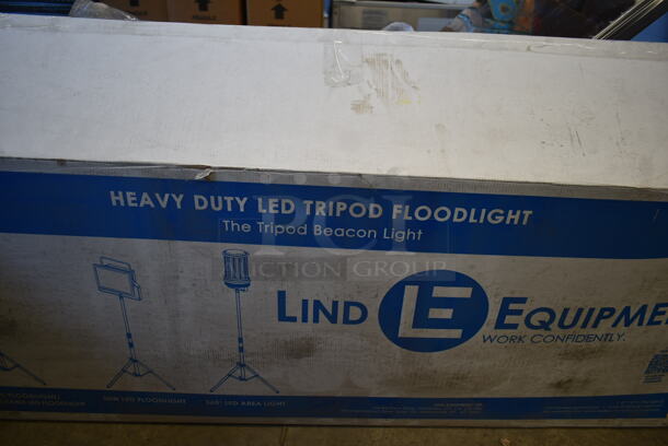 BRAND NEW SCRATCH AND DENT! Lind Equipment LE970LED-TD LED Dual Head Floodlight with Adjustable Tripod - 40W, 5,945 Lumens - Image 3 of 7