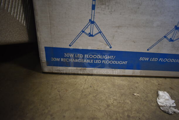 BRAND NEW SCRATCH AND DENT! Lind Equipment LE970LED-TD LED Dual Head Floodlight with Adjustable Tripod - 40W, 5,945 Lumens - Image 4 of 7