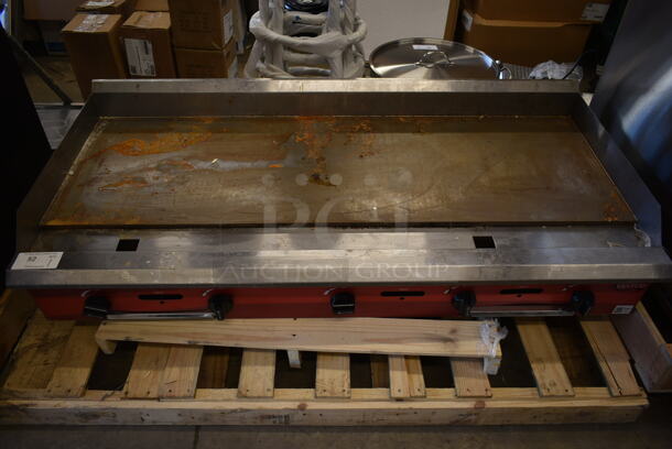 BRAND NEW SCRATCH AND DENT! 2023 Avantco 177CAG60MG Stainless Steel Commercial Countertop Natural Gas Powered Flat Top Griddle. 150,000 BTU.  - Image 2 of 5