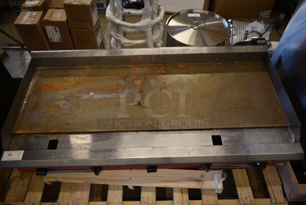 BRAND NEW SCRATCH AND DENT! 2023 Avantco 177CAG60MG Stainless Steel Commercial Countertop Natural Gas Powered Flat Top Griddle. 150,000 BTU.  - Image 3 of 5