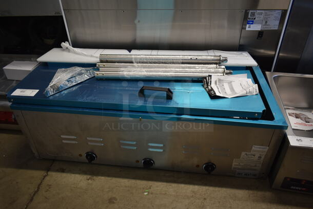 BRAND NEW SCRATCH AND DENT! Avantco 177STE3S Stainless Steel Commercial Three Bay Open Well Electric Steam Table with Undershelf. 120 Volts, 1 Phase. Tested and Working! - Image 2 of 7