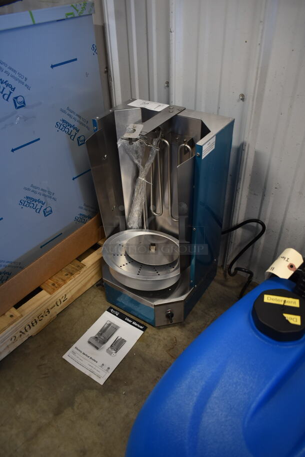 BRAND NEW SCRATCH AND DENT! 2023 Avantco 177VBE101A Stainless Steel Commercial Countertop Electric 20 lb. Vertical Broiler. 120 Volts, 1 Phase. Tested and Working! - Image 3 of 6