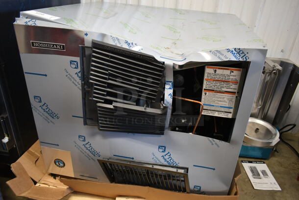BRAND NEW SCRATCH AND DENT! 2023 Hoshizaki KML-700MAJ Stainless Steel Commercial 30" Crescent Cube Ice Machine Head. See Pictures For Damage. 115 Volts, 1 Phase.  - Image 4 of 6