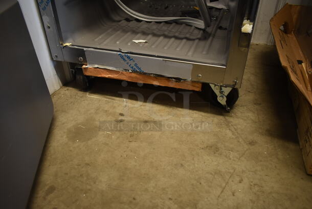 BRAND NEW SCRATCH AND DENT! 2023 Delfield 6025XL-S Stainless Steel Commercial Single Door Reach In Cooler w/ Poly Coated Racks. See Pictures For Damage. 115 Volts, 1 Phase. Tested and Powers On But Does Not Get Cold - Image 7 of 8