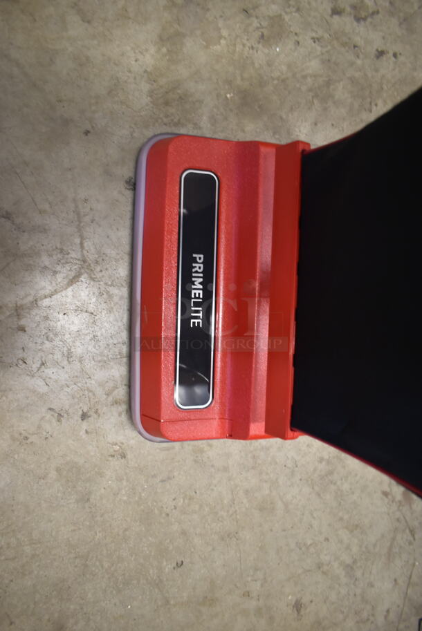 BRAND NEW SCRATCH AND DENT! 2023 Hoover 430CH50300 Prime Lite CH50300 12" Upright Vacuum Cleaner 120 Volts, 1 Phase. Tested and Working! - Image 4 of 6