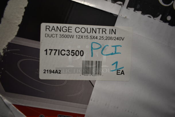 BRAND NEW SCRATCH AND DENT! Avantco 177IC3500 Stainless Steel Commercial Countertop Single Burner Induction Range / Cooker. See Pictures For Damage To Cooktop. 208/240 Volts, 1 Phase.  - Image 5 of 8