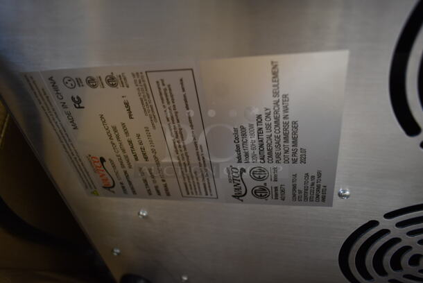 BRAND NEW SCRATCH AND DENT! Avantco 177IC3500 Stainless Steel Commercial Countertop Single Burner Induction Range / Cooker. See Pictures For Damage To Cooktop. 208/240 Volts, 1 Phase.  - Image 7 of 8