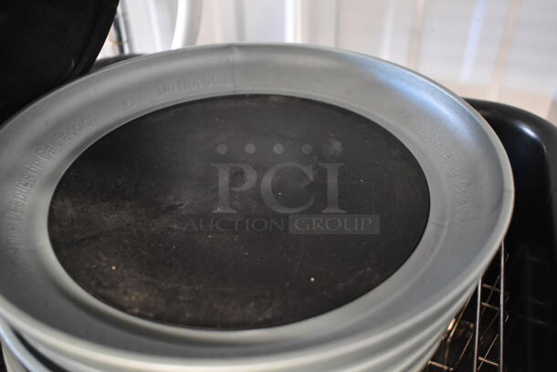 ALL ONE MONEY! Lot of BRAND NEW SCRATCH AND DENT! Items; 10 Aladdin Temp-Rite Gray Round Trays, Frymaster 3691061455SP Hose Assembly and Black Poly Bin - Image 6 of 9