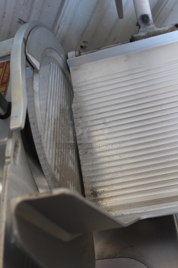 Bizerba SE 12 US Stainless Steel Commercial Countertop Meat Slicer. 120 Volts, 1 Phase. Tested and Working! - Image 4 of 6